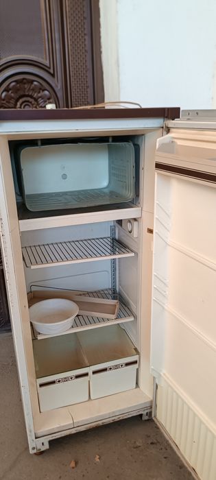 Продается холодильник хорошо состояние отличное работает