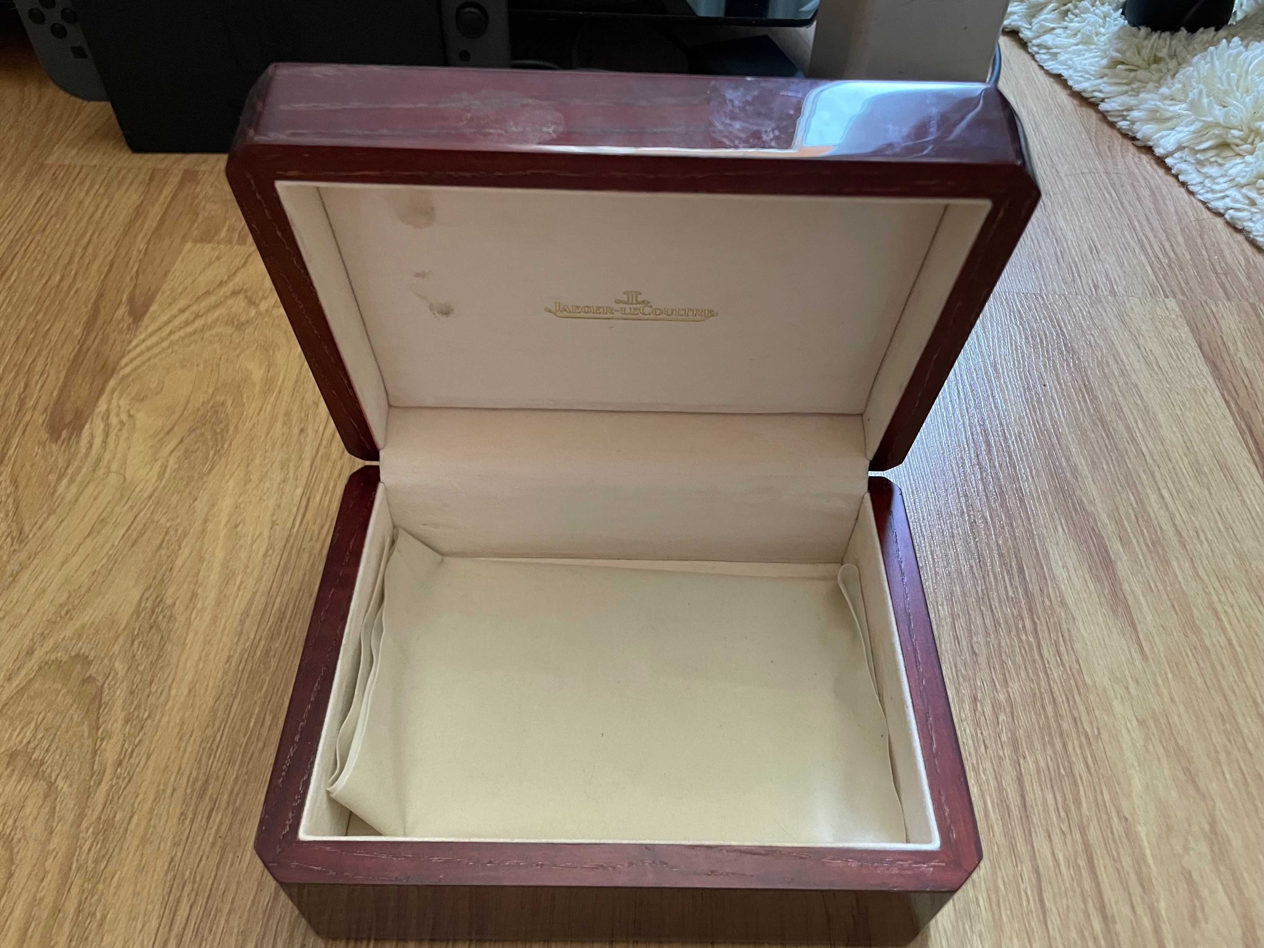 Cutie Ceas Jaeger LeCoultre Lemn Originala