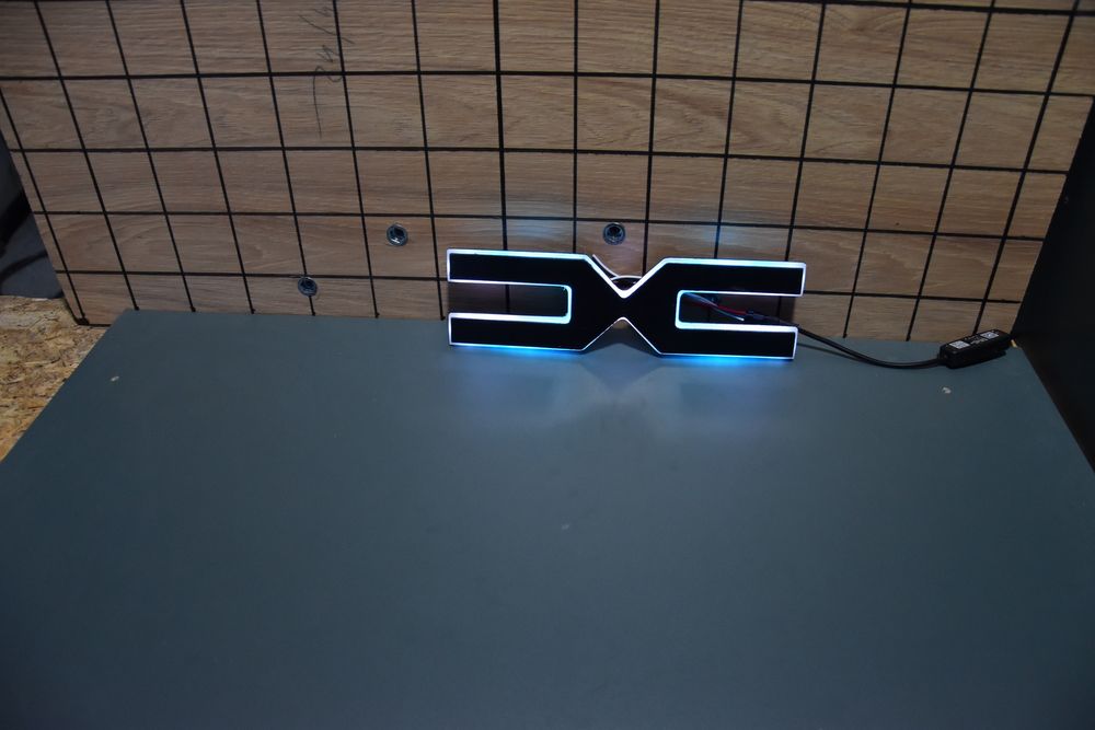 Sigla luminoasa multicolor