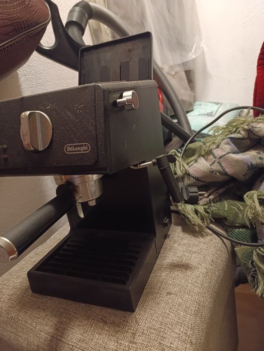 Продам кофе машину Delonghi