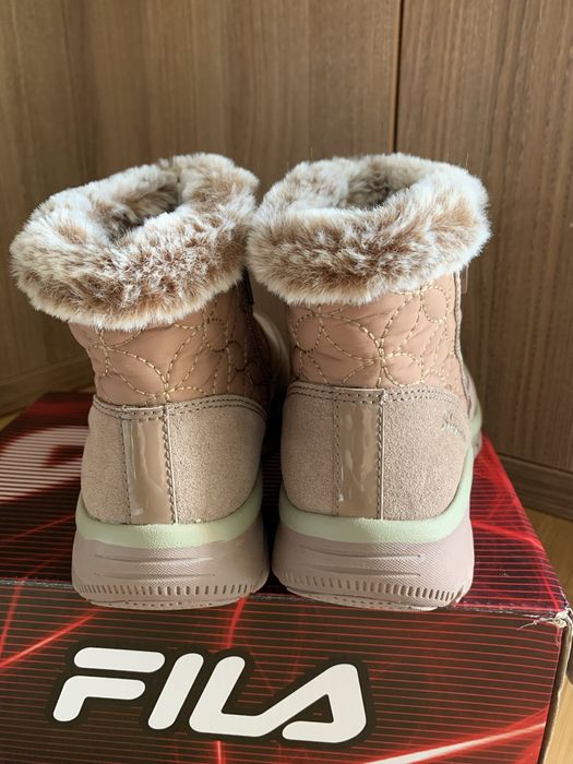 Ghete noi Skechers, marimea 35.5