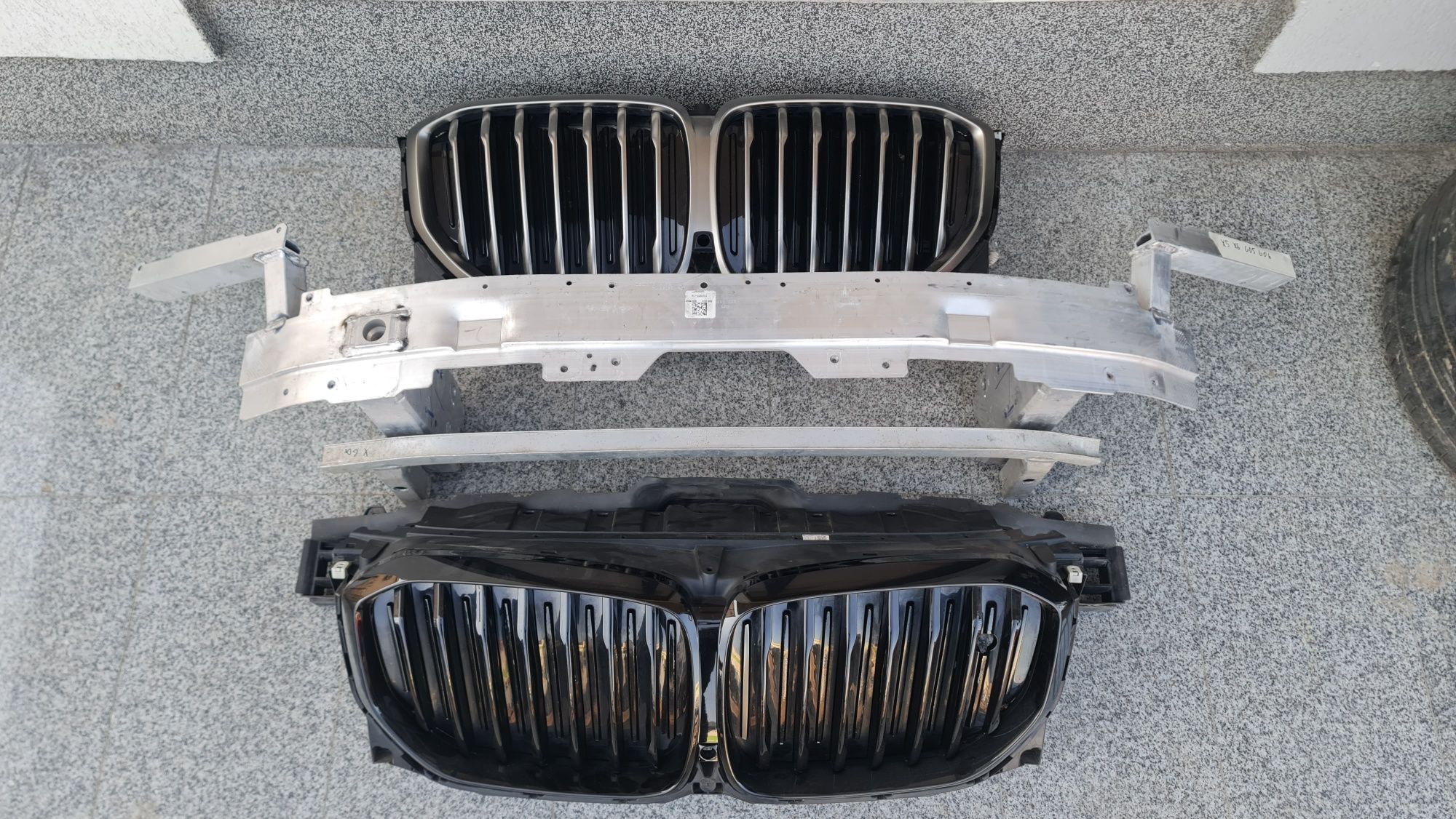Armatura grila activa absorbant far faruri bara fata capota BMW x5 g05