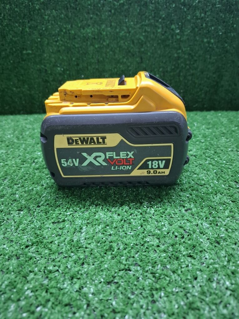 Батерия на DeWALT FLEXVOLT 9 ампера.