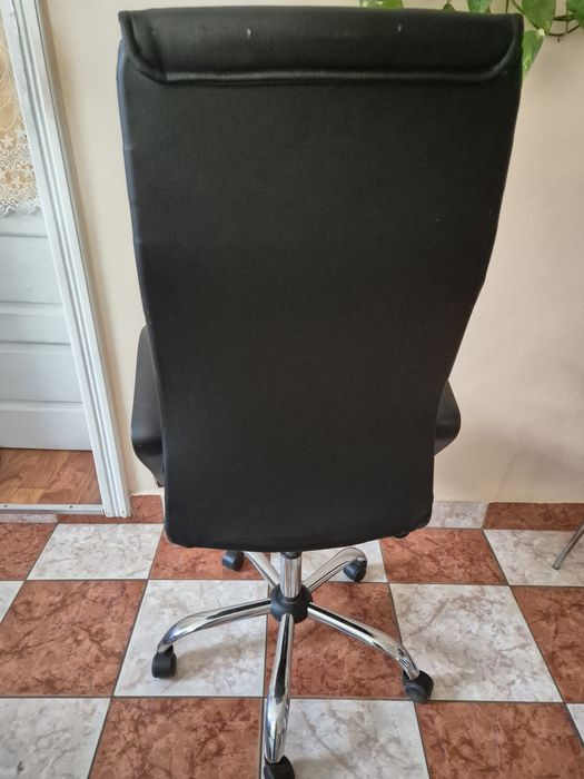 Scaun de birou negru