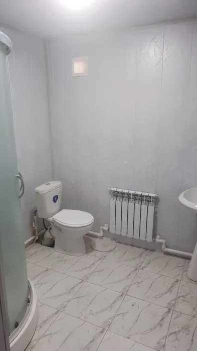 Срочно сдается дом 2 этажа,4 комнаты,3 сотки.Азербайджанский центр.