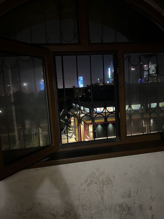 Дружба Қоратошда қизлар билан туришга ҳамма шароити бор люкс квартира