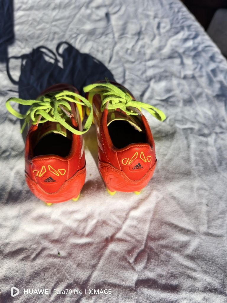 Детски бутонки adidas номер 28