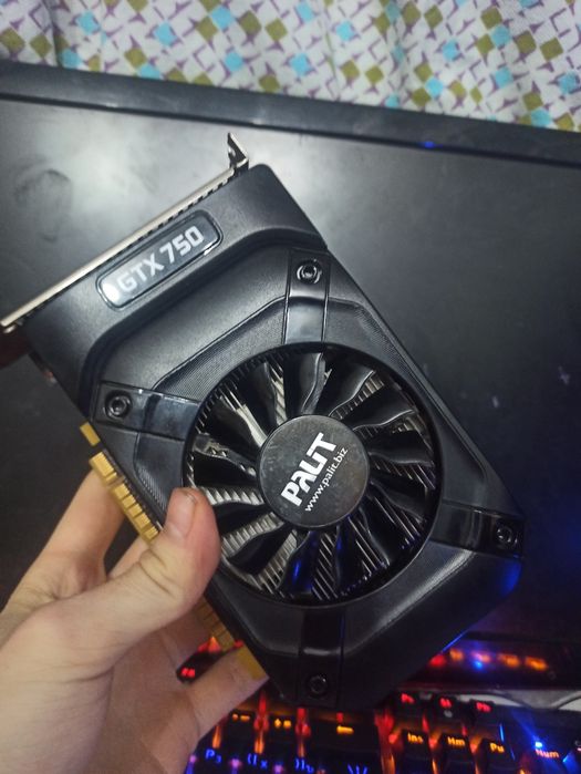 Продам видеокарту GTX750