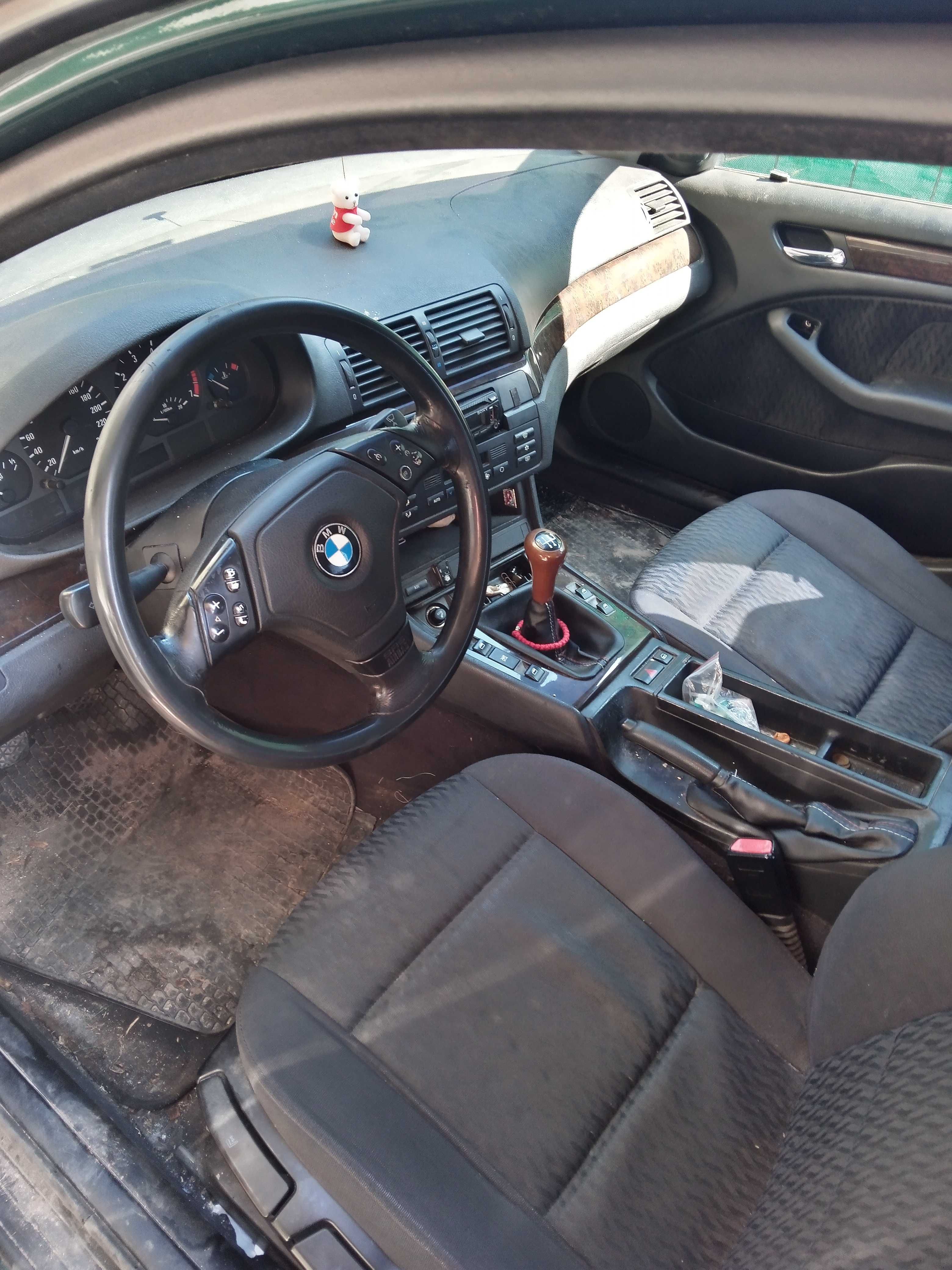 Продавам BMW e46 318 i на части