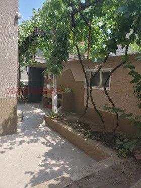 Дава се под наем Етаж от къща в Стрелча - 100 кв.м за 204 € - Снимка #2