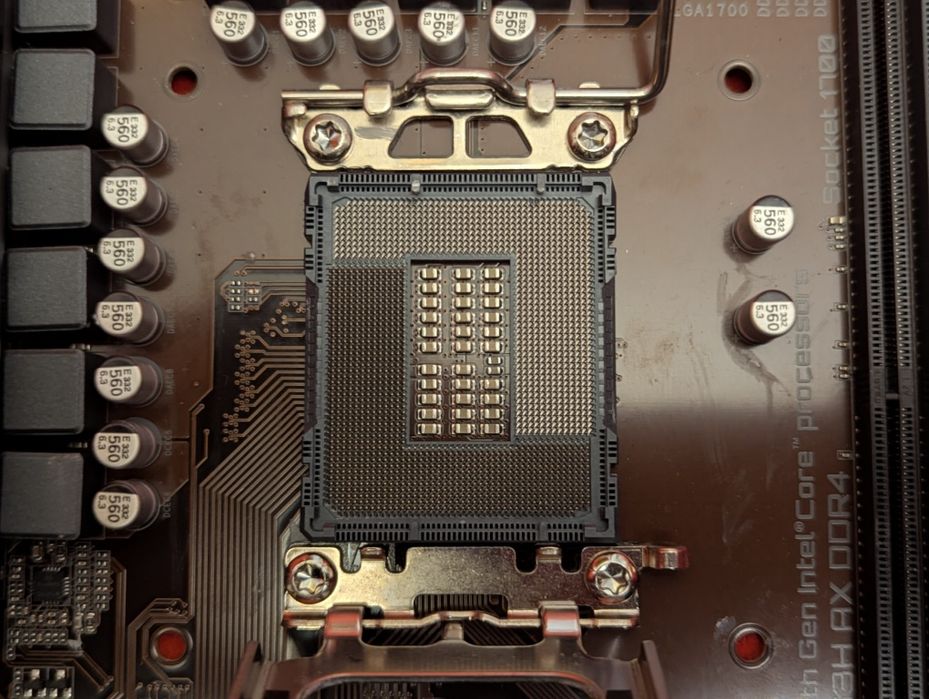 14-ядрен Core i5-13600KF и дъно Gigabyte B760 Wi-Fi BT / опции RAM SSD