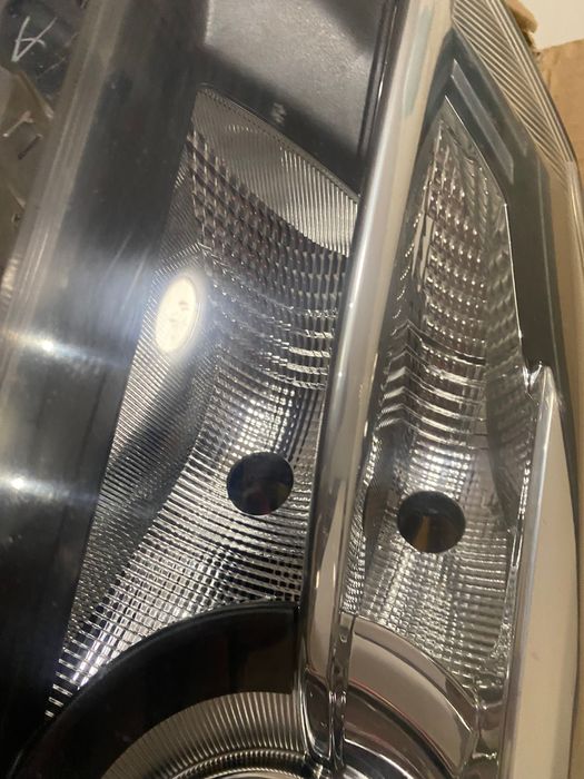 Оригинален Ляв фар Toyota Yaris - Много добро състояние