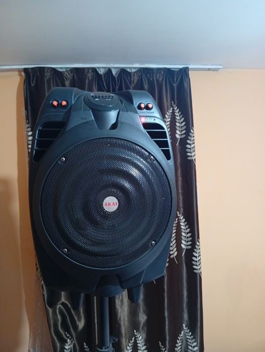 Vând doua boxe portabile