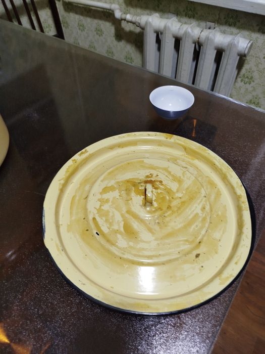 Кастрюля эмалированная