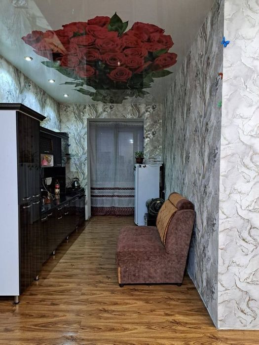 3 xonali kvartira sotiladi