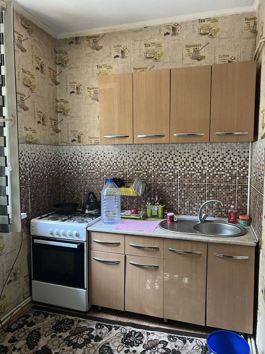 Chilonzor rayoni, Jahon tillari insti oldida student qizlar ijaraga