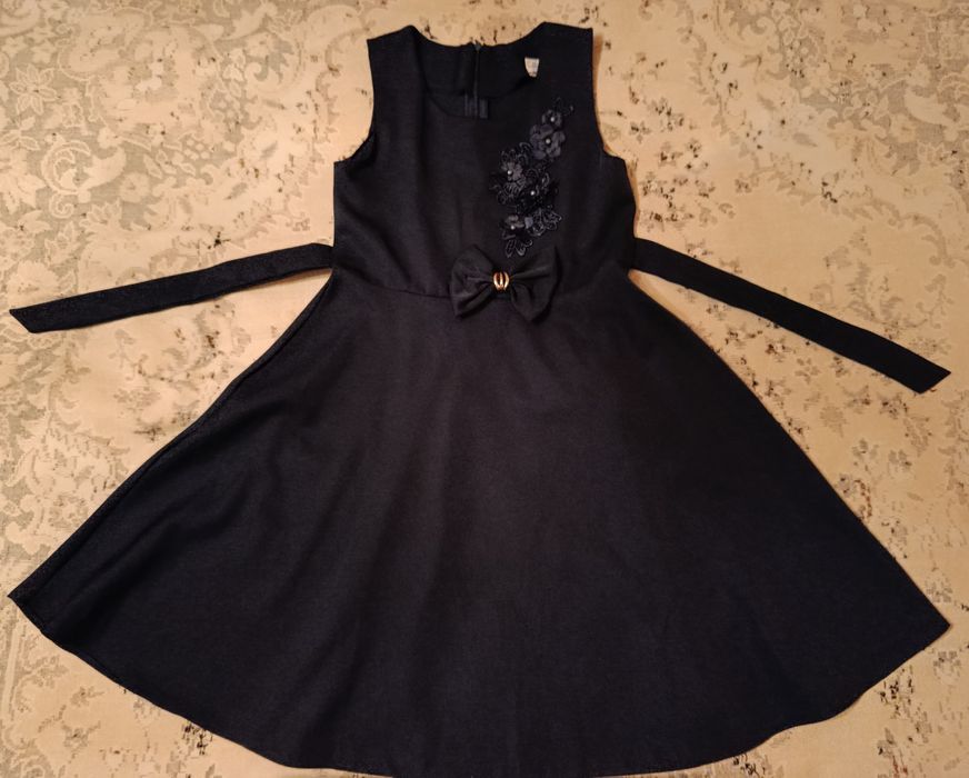 Продам сарафан школьный р 38 на 9-11 лет