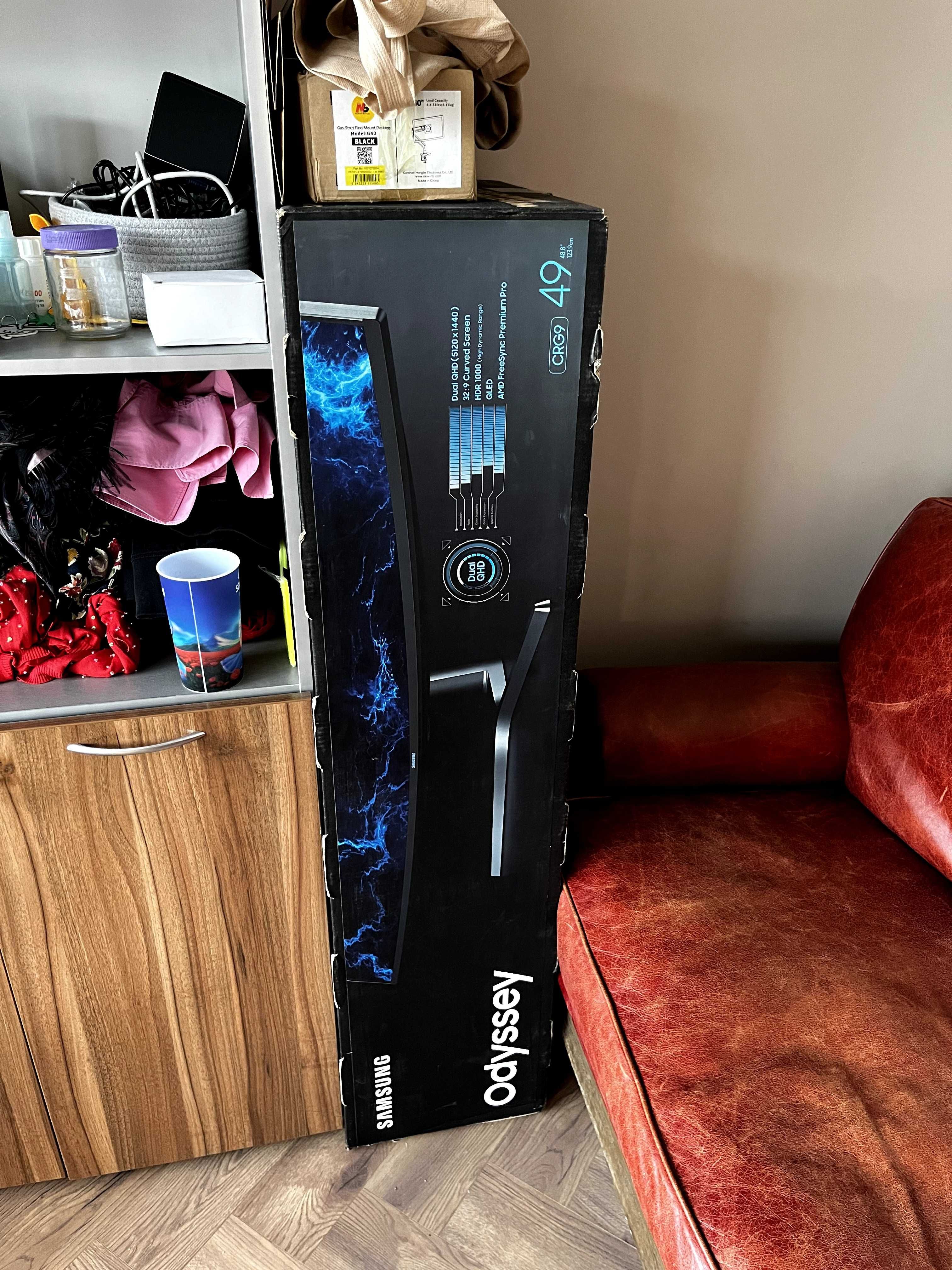 Монитор Samsung CRG9