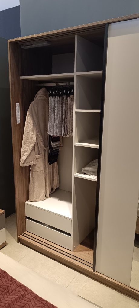 Гардероб с плъзгащи врати ENZA HOME