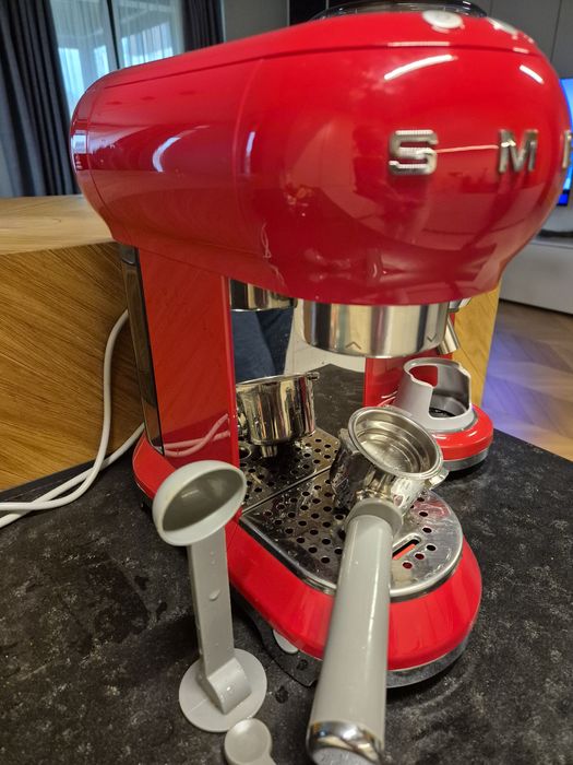 Кафемашина SMEG ECF01RDEU + Кафемелачка SMEG CGF01PGEU