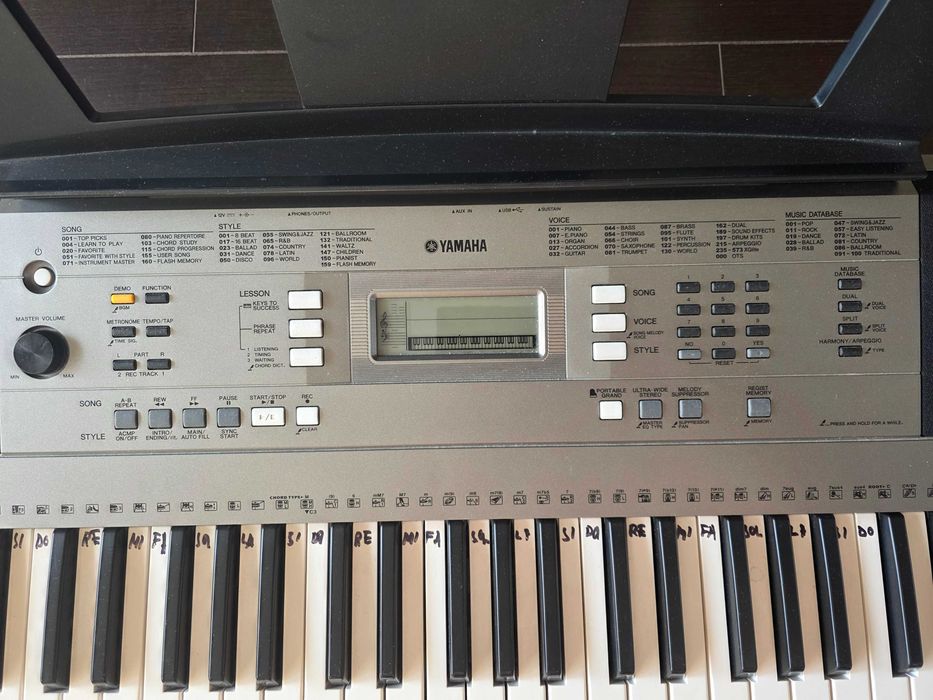 Orga electronica Yamaha PSR-E353, pian digital portabil