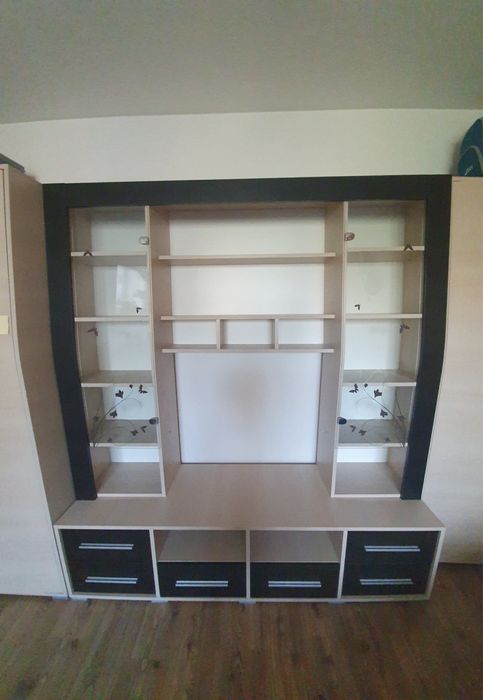 Biblioteca de sufragerie