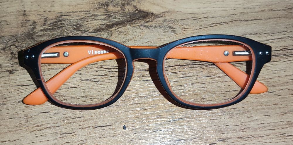 Очки детские фирменная оправа на 9-12 лет. Для зрения