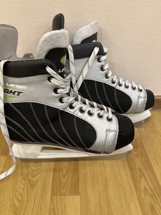 Продам коньки пазмер 44-45