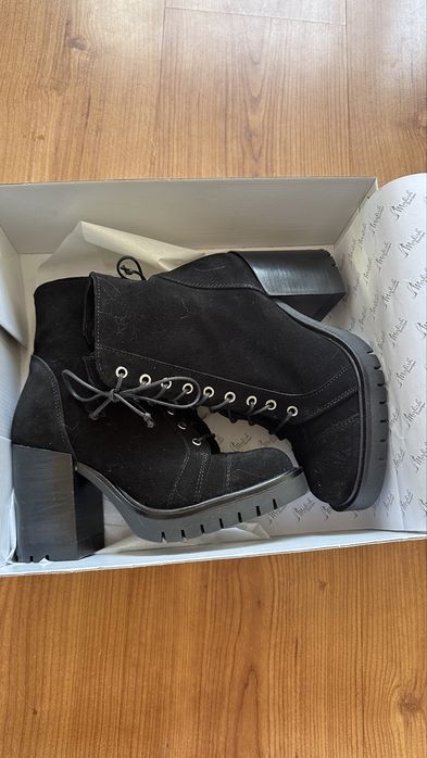 Noi Ghete Modish masura 35 piele neagra intoarsa