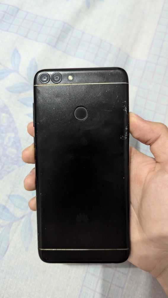 Смартфон Huawei p smart
