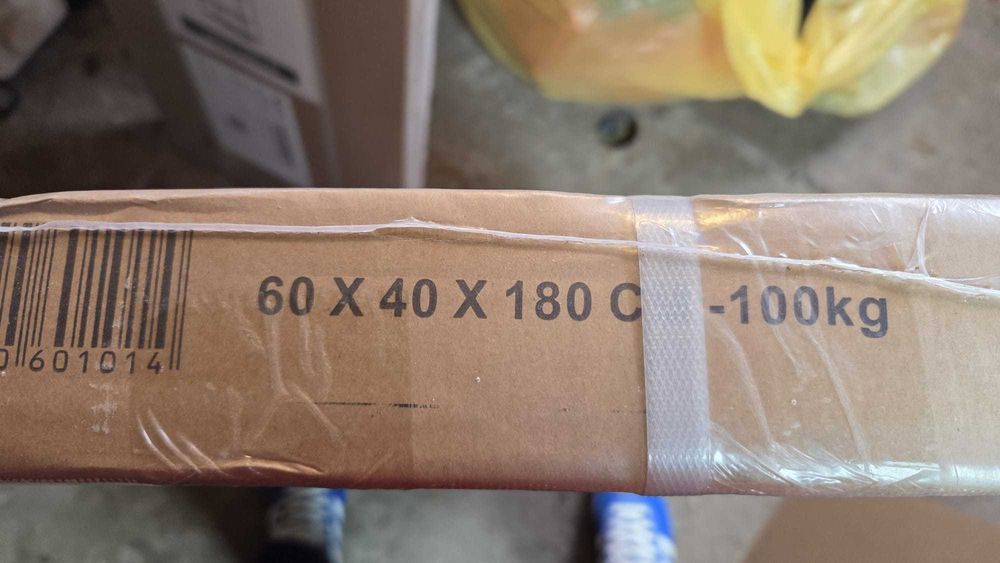 Vând rafturi metalice