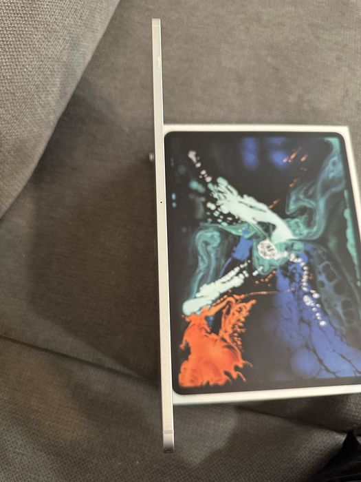 Apple Ipad pro 3 256gb wifi+cellular Silver с два кейса и apple pen