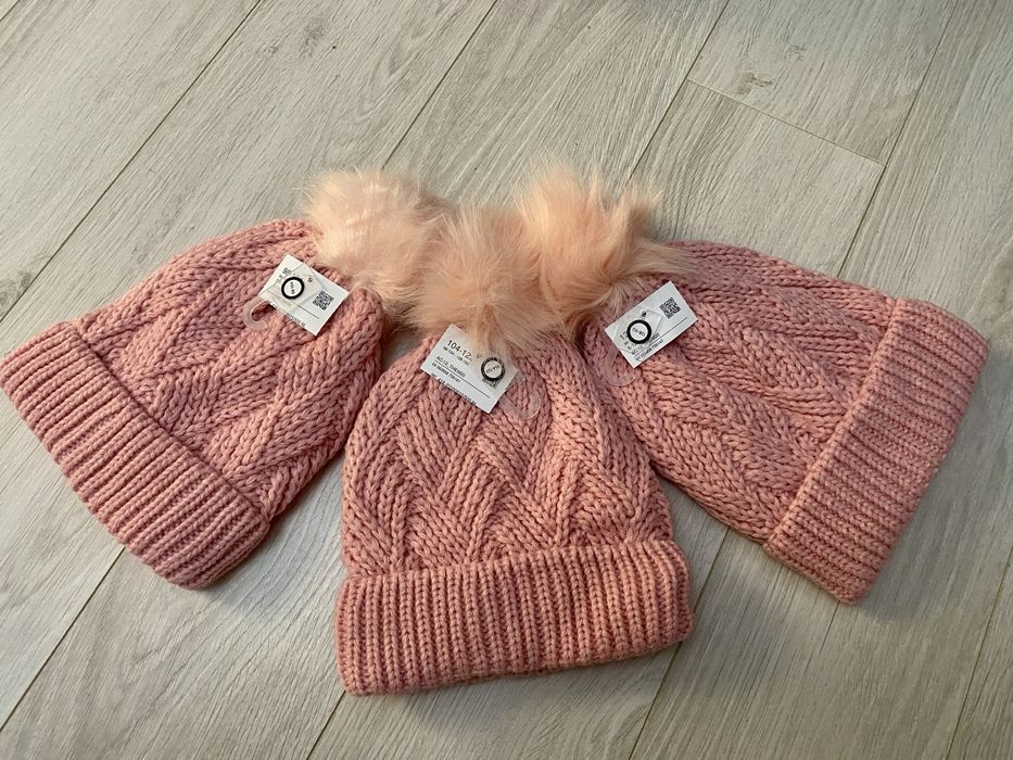 Caciula/ fes gros si super pufos fete, C&A, nou