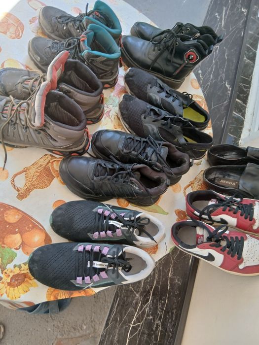 Ботинки спортивные .