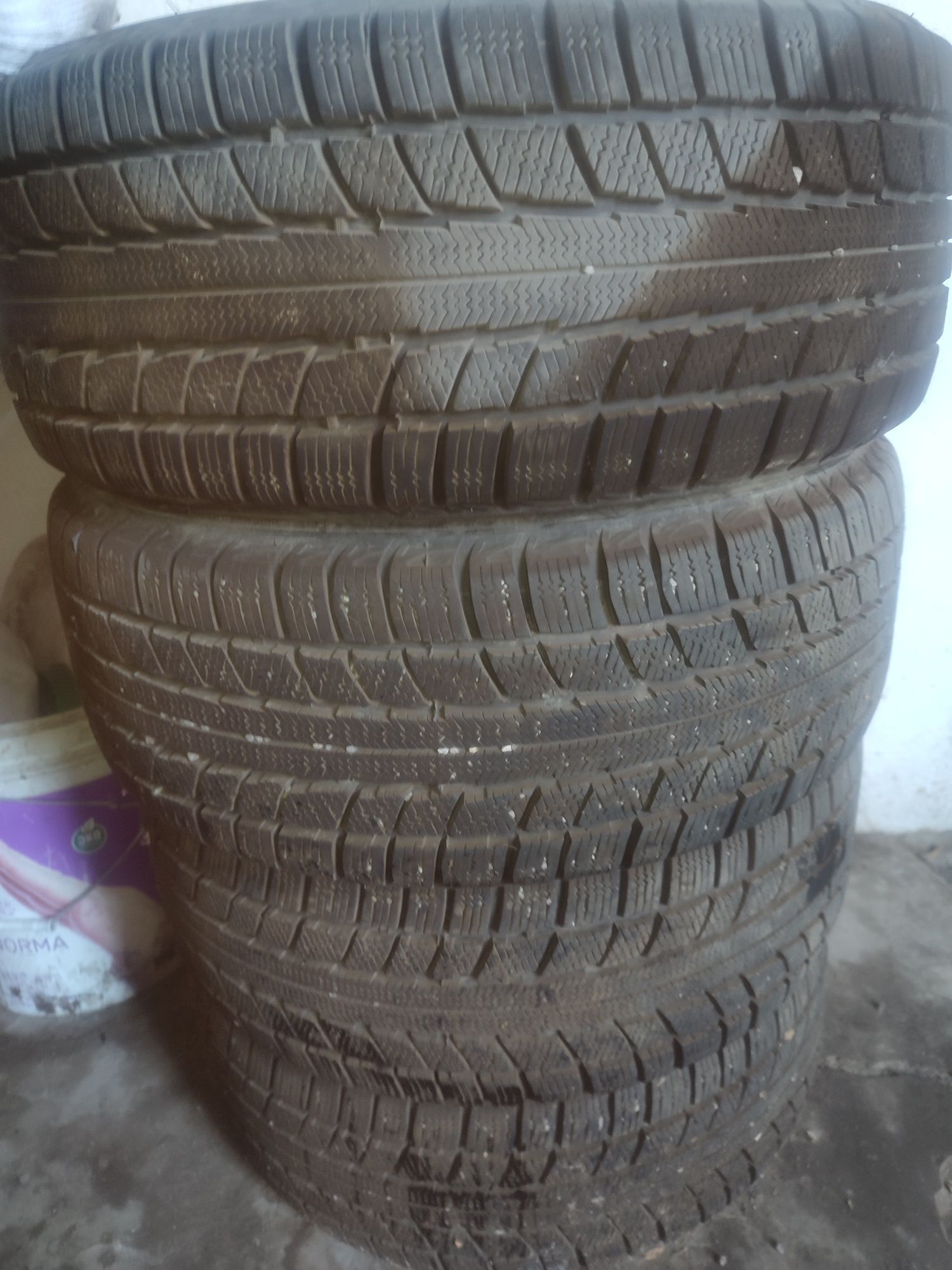 Продам зимние шины TRIANGLE