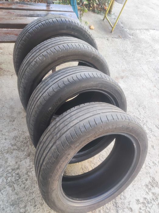 215 50 17летни здрави гуми. СПЕШНО