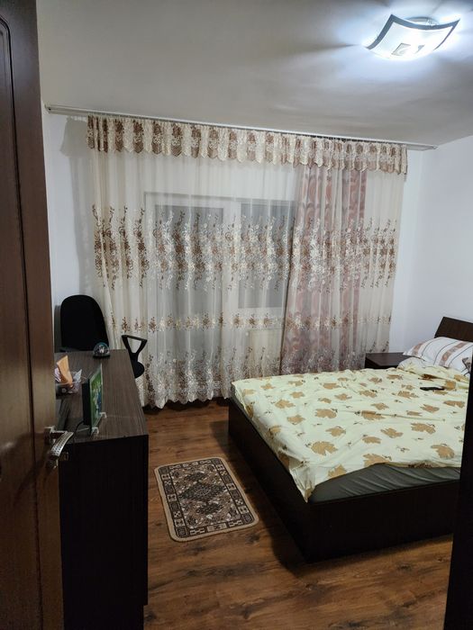 Vand apartament 2 camere, zona centru, decomandant 57mp2