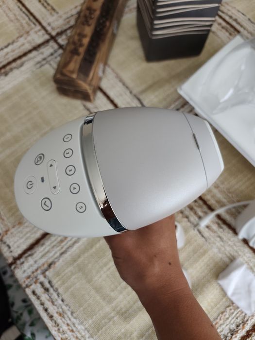 Фотоепилатор Philips Lumea Prestige