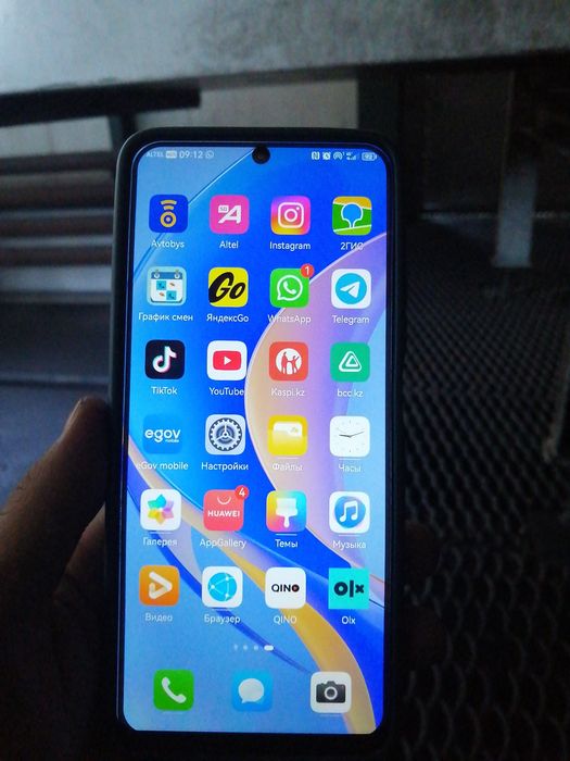 Продам хуавей HUAWEI nova Y 90 4/128гб