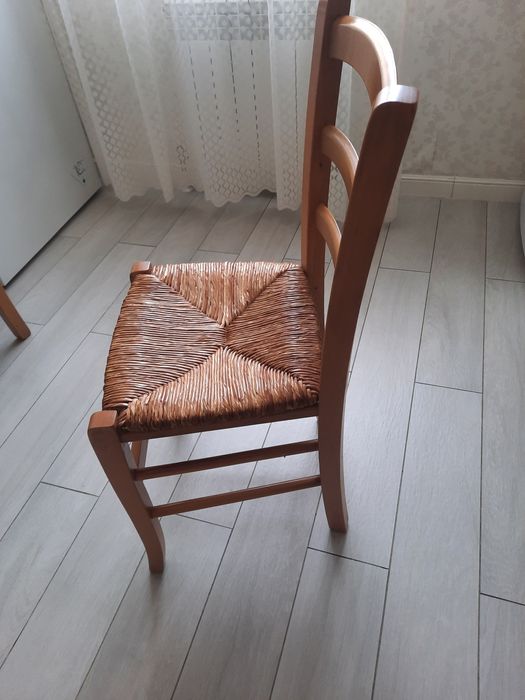 Стулья деревянные