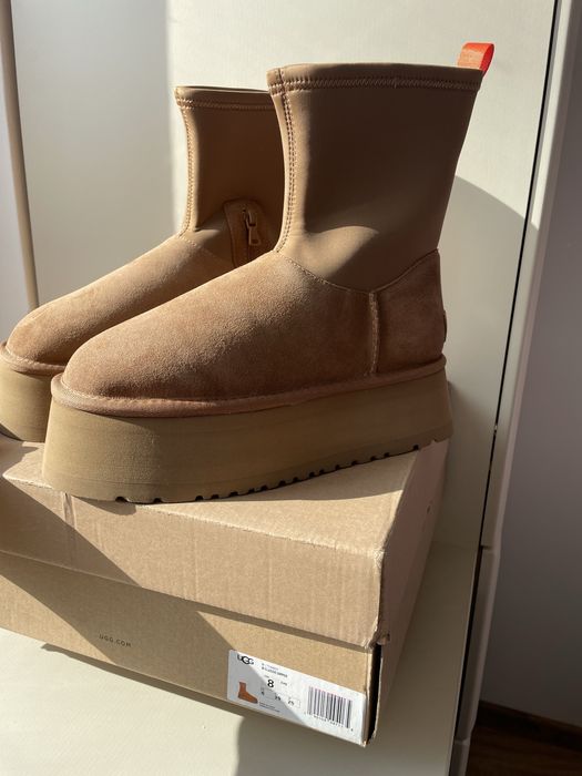 Ugg deeper marime 39