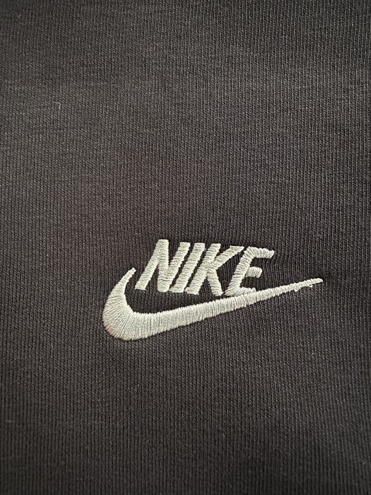 Мъжки,ватиран,тъмно син екип Nike с бродирано лого и ципове на джобове