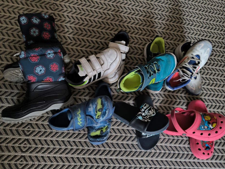 Зимни ботуши, маратонки и чехли