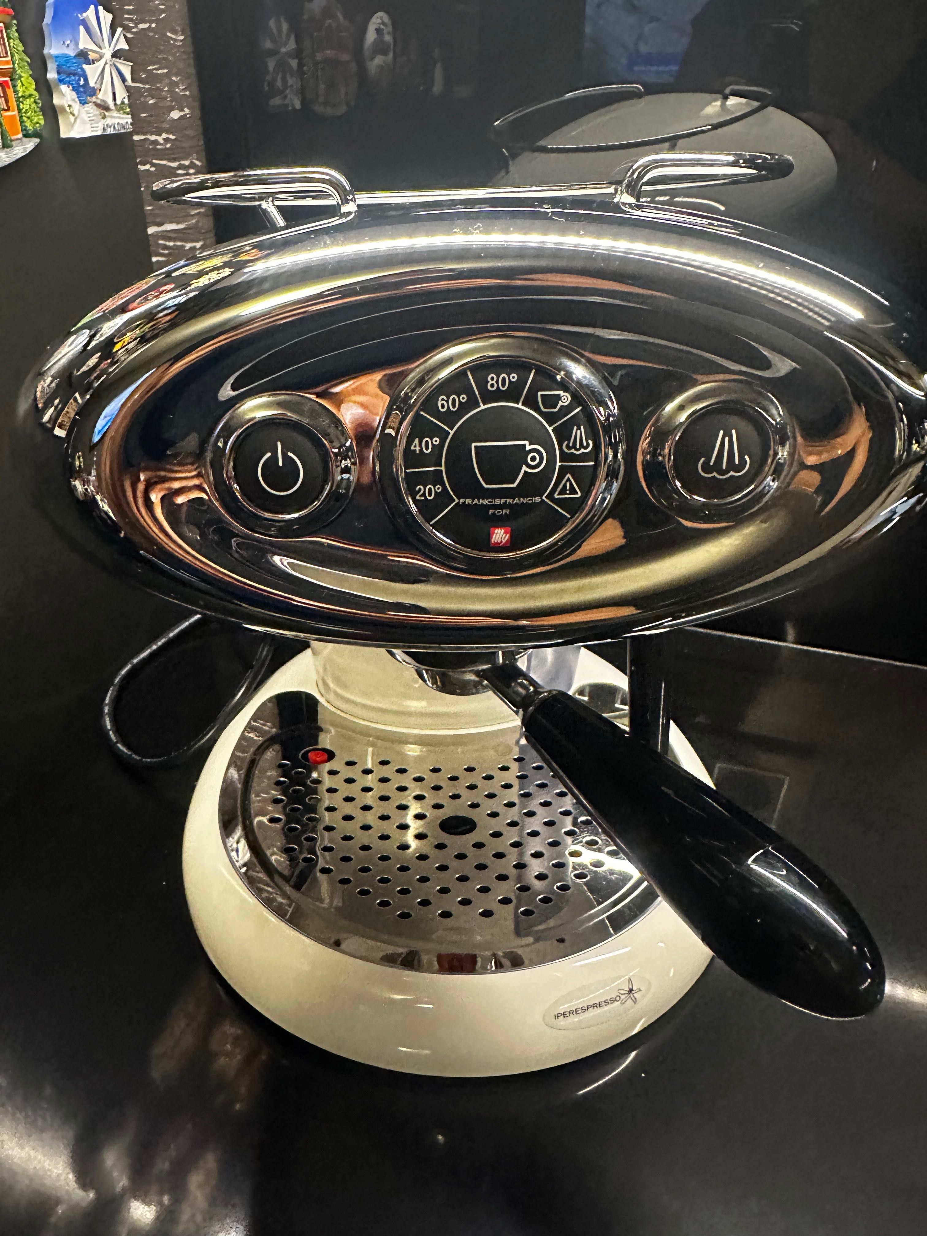 Кафе машина ILLY Iper espresso
