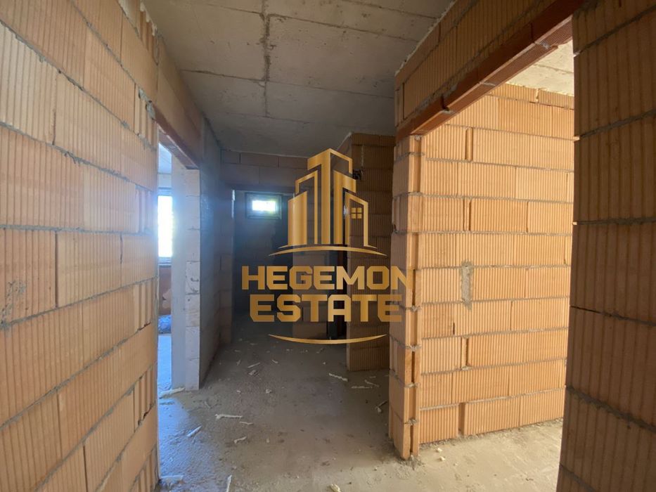 Продава се Двустаен апартамент в Варна, Цветен квартал - 58 кв.м за 1328 €/кв.м - Снимка #3