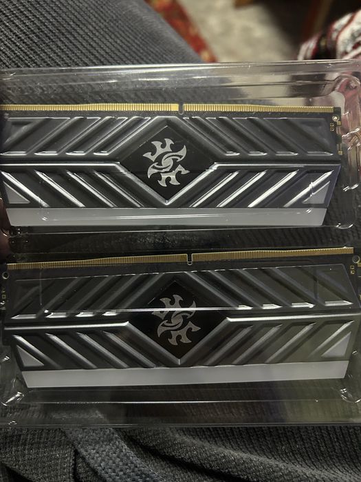 Оперативная память Adata xpg Spectrix