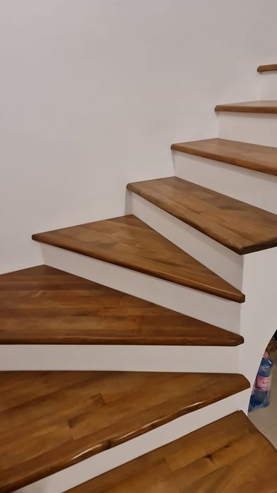 Scări din lemn / trepte din lemn si balustrade