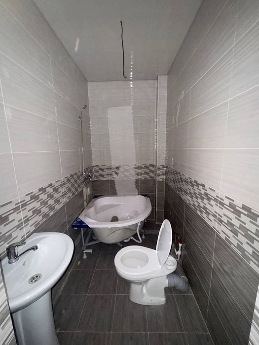 Срочно продается 2 комнатная квартира новостройка бектемирском районе