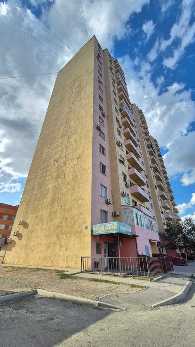 Продается коммерческое помещения (мкрн Алмагуль 23)