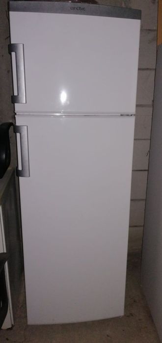 Vând frigider artic